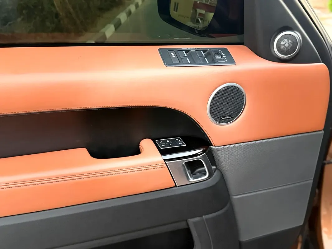 Land Rover Range Rover Sport 3.0 SDV6 Hybrid AT AWD (340 حصان) - 11