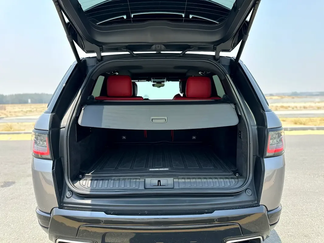 Land Rover Range Rover Sport 3.0 V6 Supercharged AT AWD (340 حصان) - 9