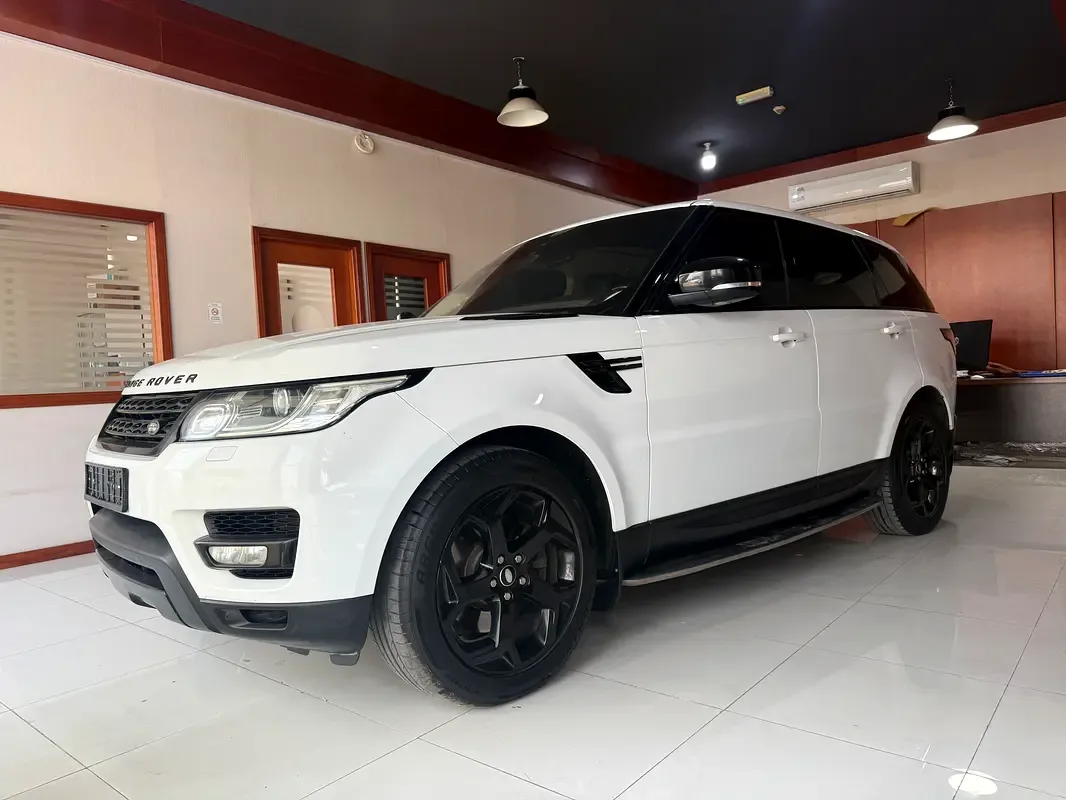 Land Rover Range Rover Sport 3.0 V6 Supercharged AT AWD (340 حصان)
