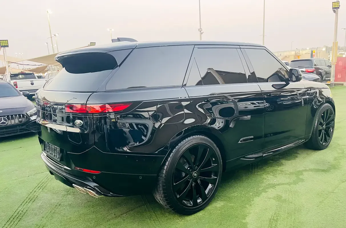Land Rover Range Rover Sport 4.4 AT 4WD (530 حصان) - 11