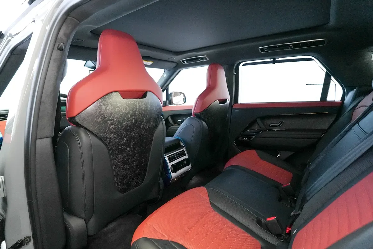 Land Rover Range Rover Sport 4.4 AT 4WD (635 hp) - 12