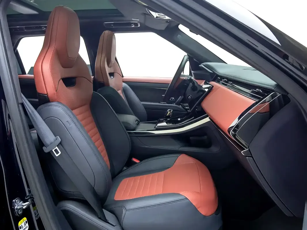 Land Rover Range Rover Sport 4.4 AT 4WD (635 حصان) - 11