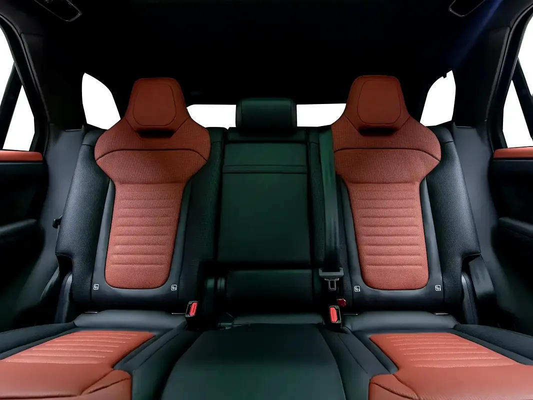 Land Rover Range Rover Sport 4.4 AT 4WD (635 حصان) - 16