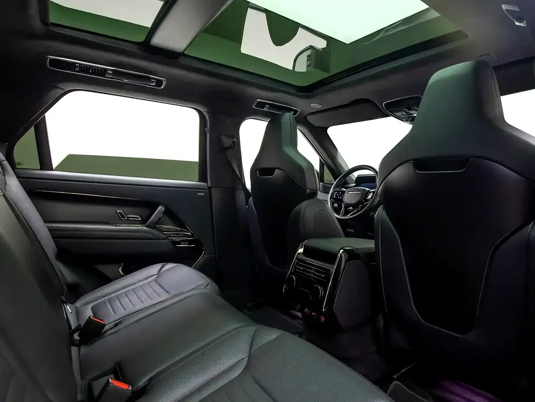 Land Rover Range Rover Sport 4.4 AT 4WD (635 hp) - 16