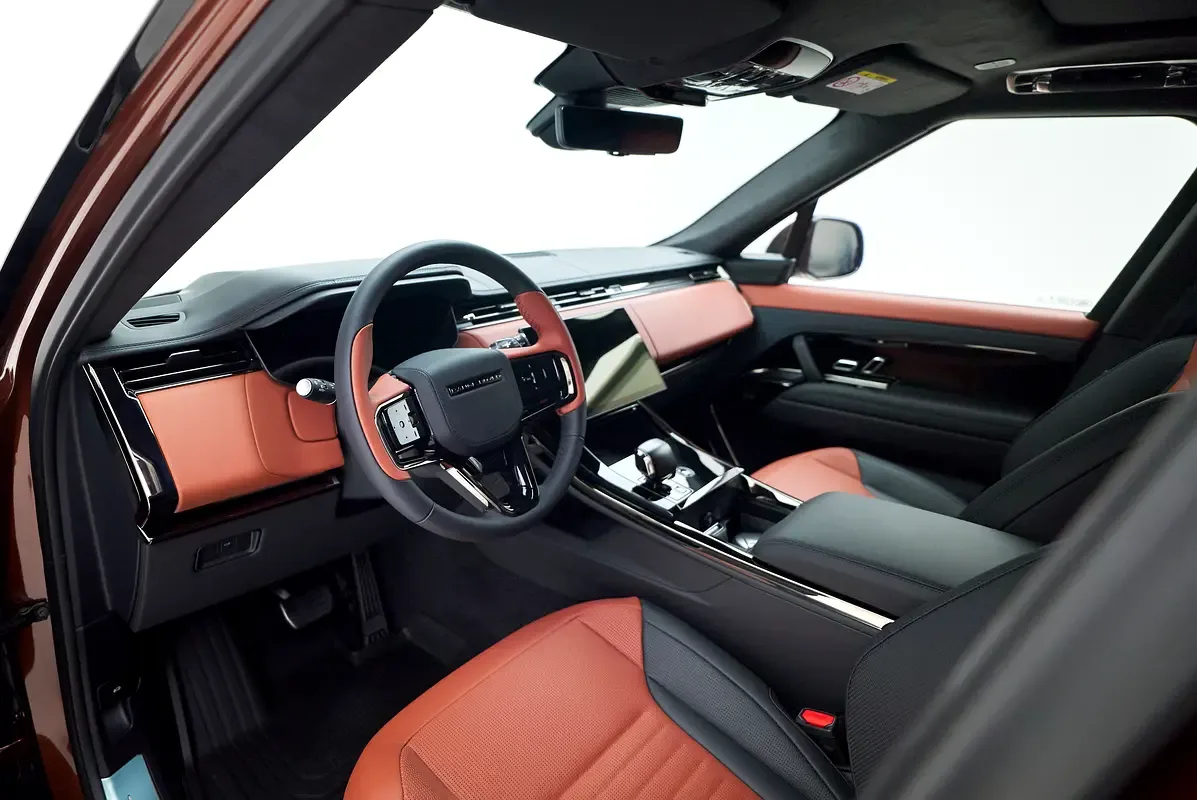 Land Rover Range Rover Sport 4.4 AT 4WD (635 حصان) - 12