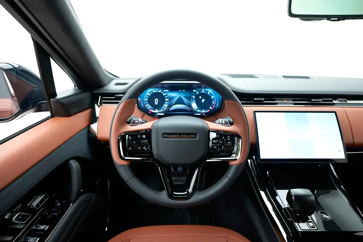 Land Rover Range Rover Sport 4.4 AT 4WD (635 حصان) - 16
