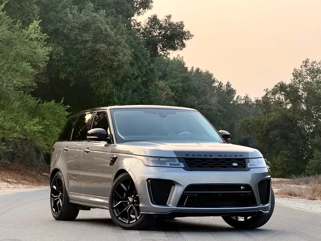 Land Rover Range Rover Sport 5.0 SVR V8 Supercharged AT AWD (575 hp)