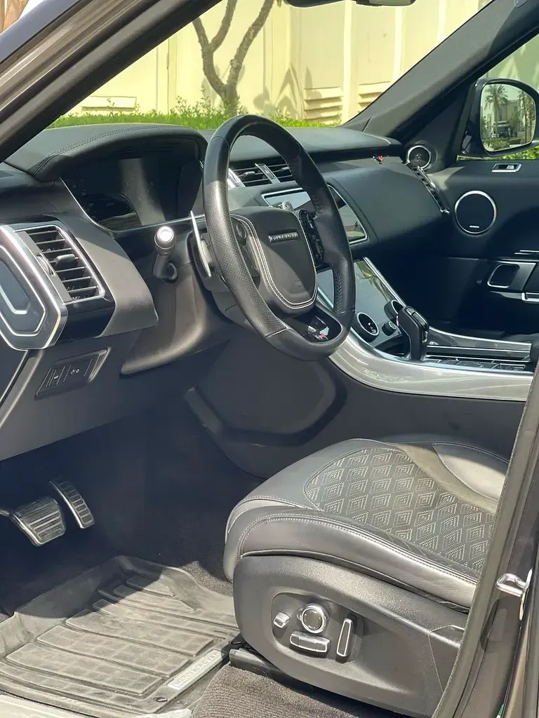 Land Rover Range Rover Sport 5.0 SVR V8 Supercharged AT AWD (575 حصان) - 10