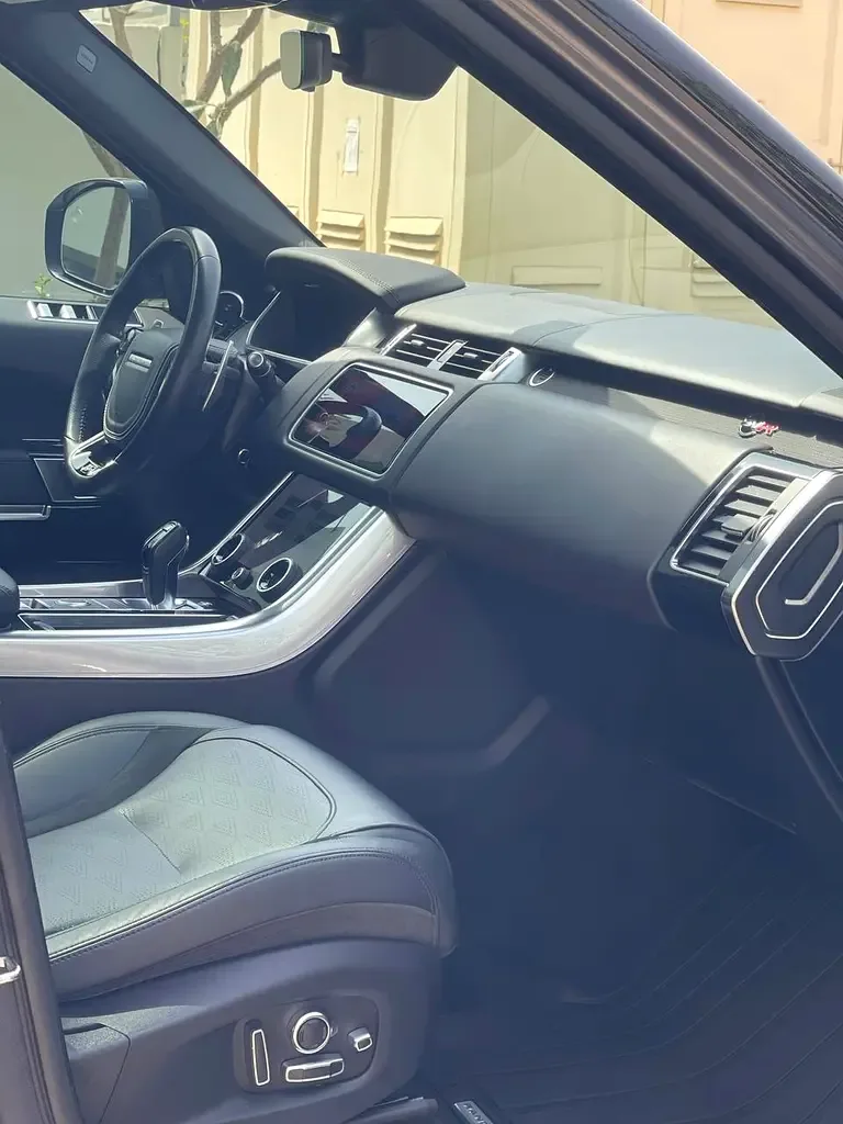 Land Rover Range Rover Sport 5.0 SVR V8 Supercharged AT AWD (575 حصان) - 9