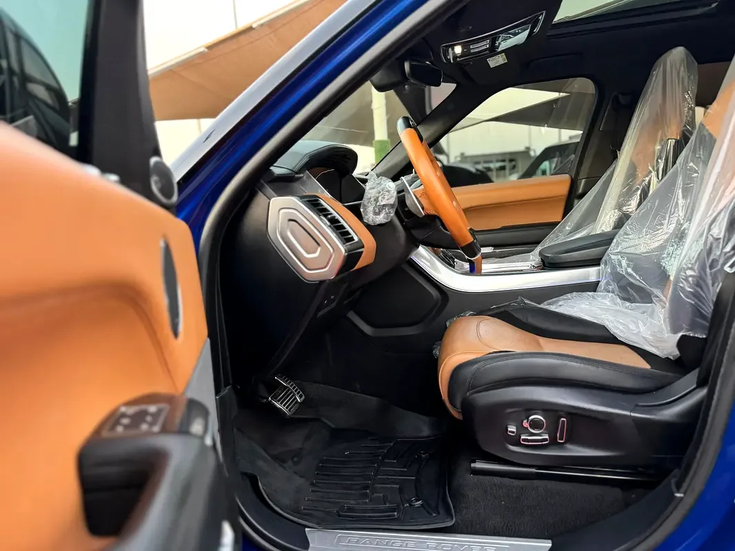 Land Rover Range Rover Sport 5.0 SVR V8 Supercharged AT AWD (575 hp) - 10