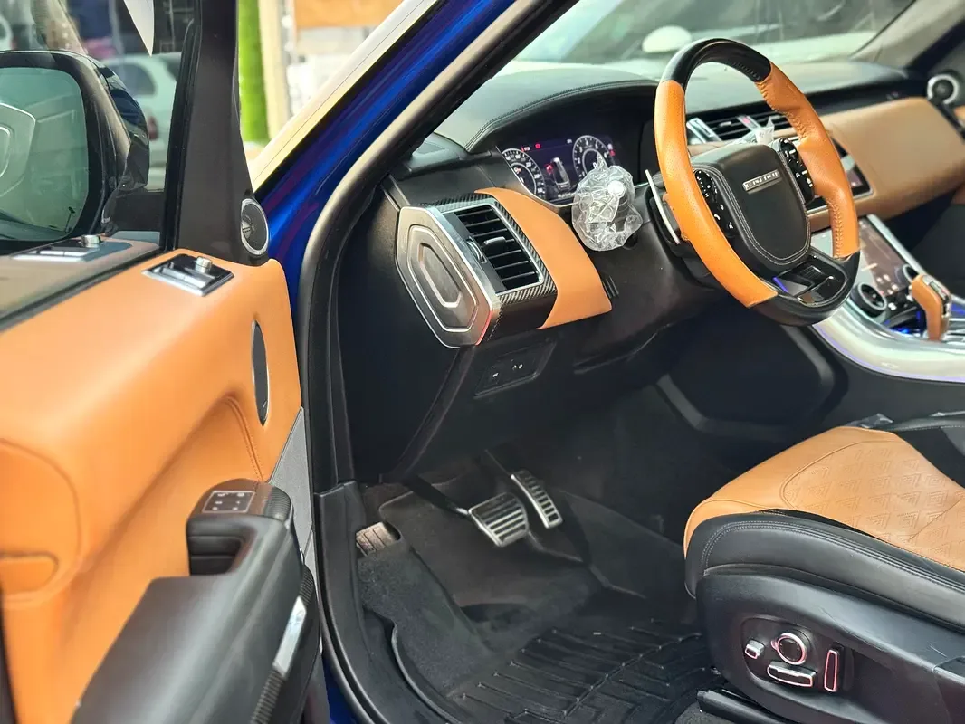 Land Rover Range Rover Sport 5.0 SVR V8 Supercharged AT AWD (575 hp) - 9