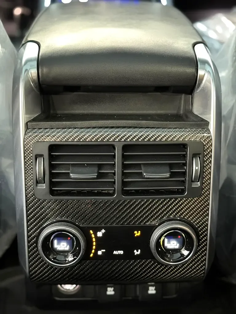 Land Rover Range Rover Sport 5.0 SVR V8 Supercharged AT AWD (575 hp) - 14
