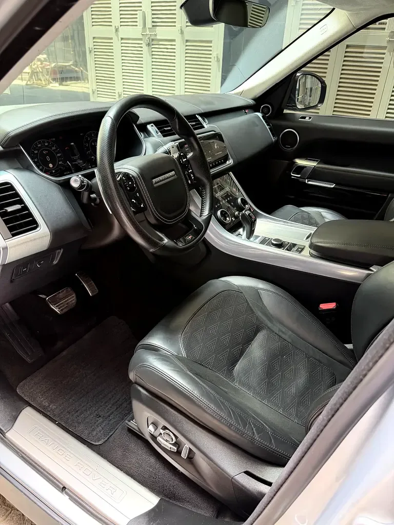 Land Rover Range Rover Sport 5.0 SVR V8 Supercharged AT AWD (575 حصان) - 10