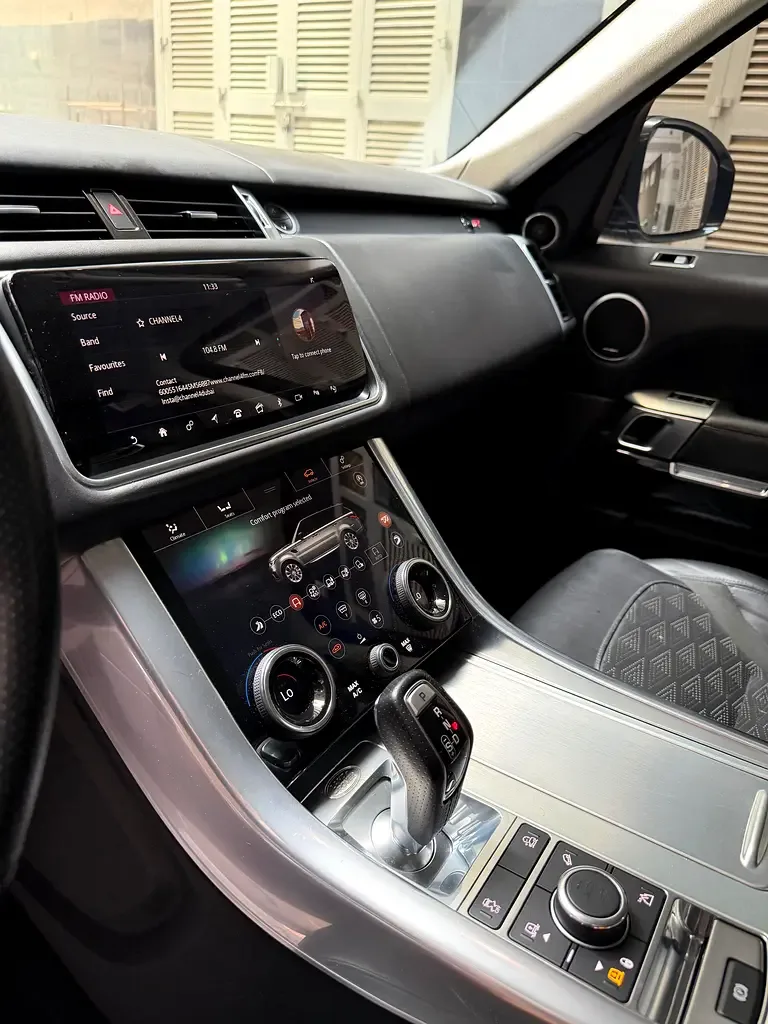 Land Rover Range Rover Sport 5.0 SVR V8 Supercharged AT AWD (575 حصان) - 11