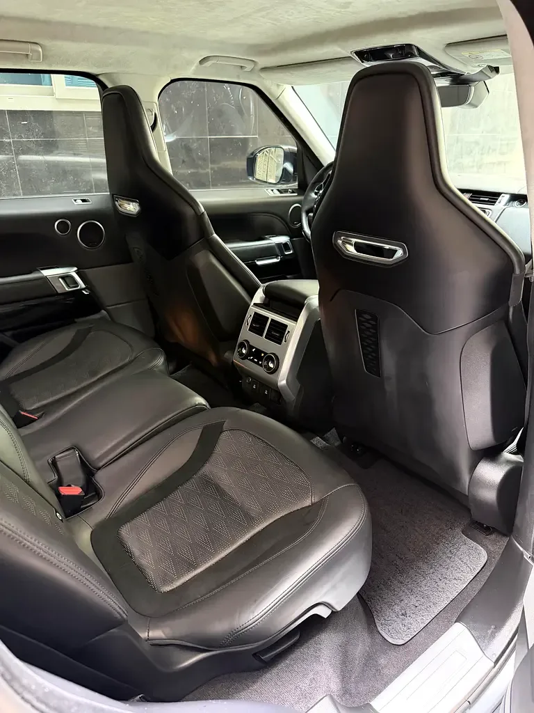 Land Rover Range Rover Sport 5.0 SVR V8 Supercharged AT AWD (575 حصان) - 9