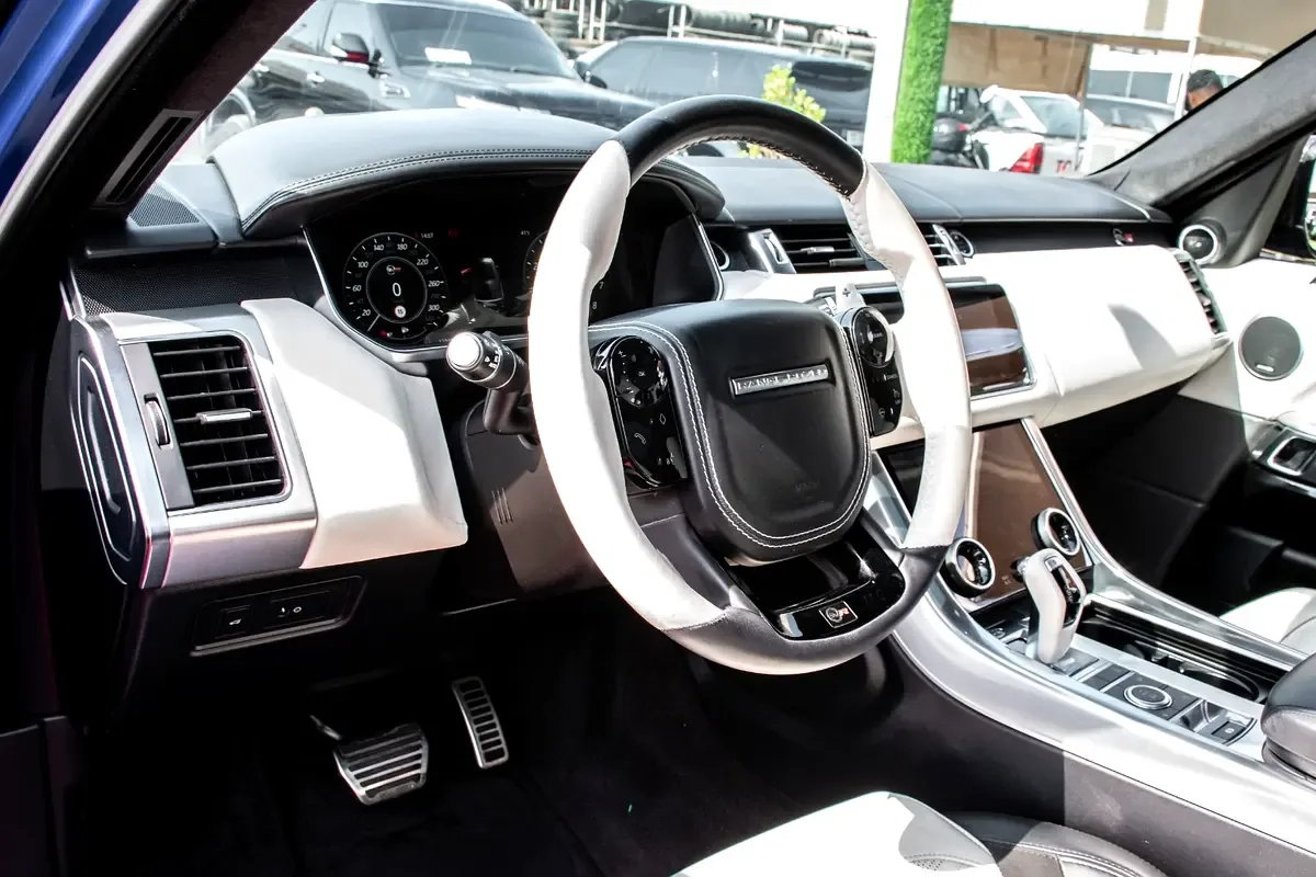 Land Rover Range Rover Sport 5.0 SVR V8 Supercharged AT AWD (575 hp) - 10