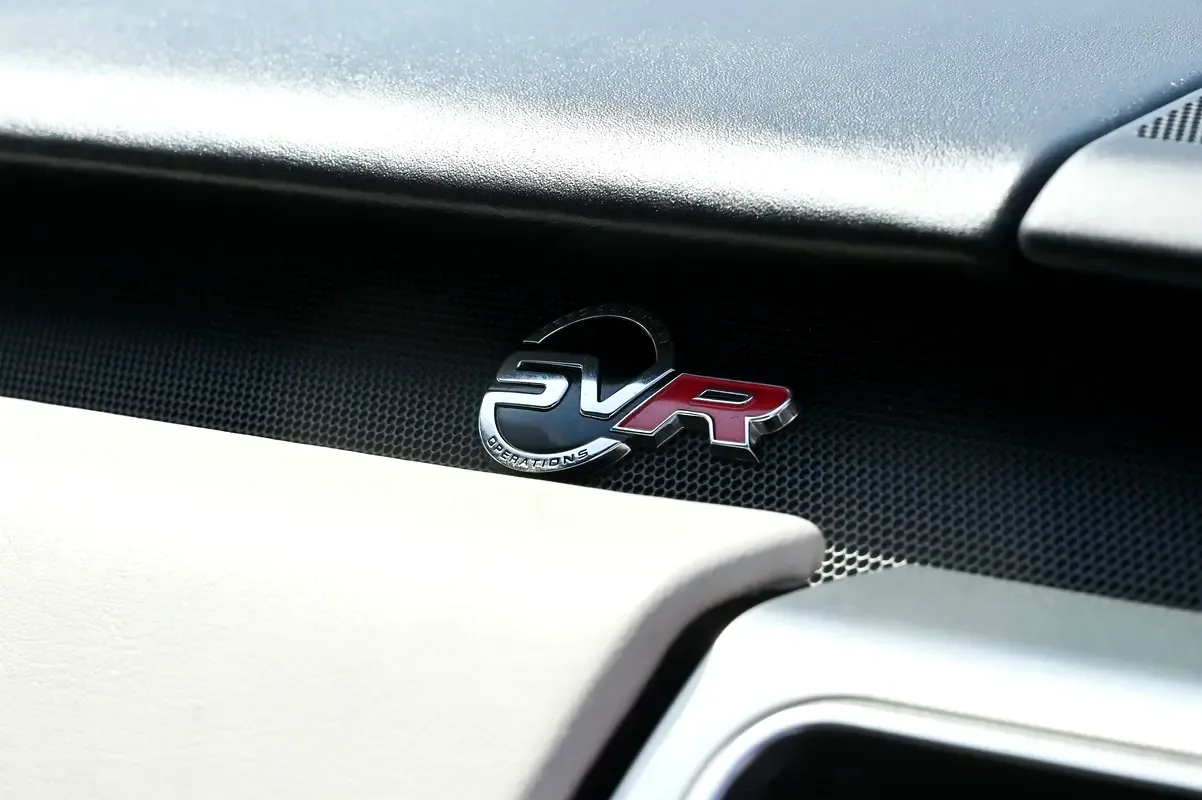 Land Rover Range Rover Sport 5.0 SVR V8 Supercharged AT AWD (575 hp) - 15
