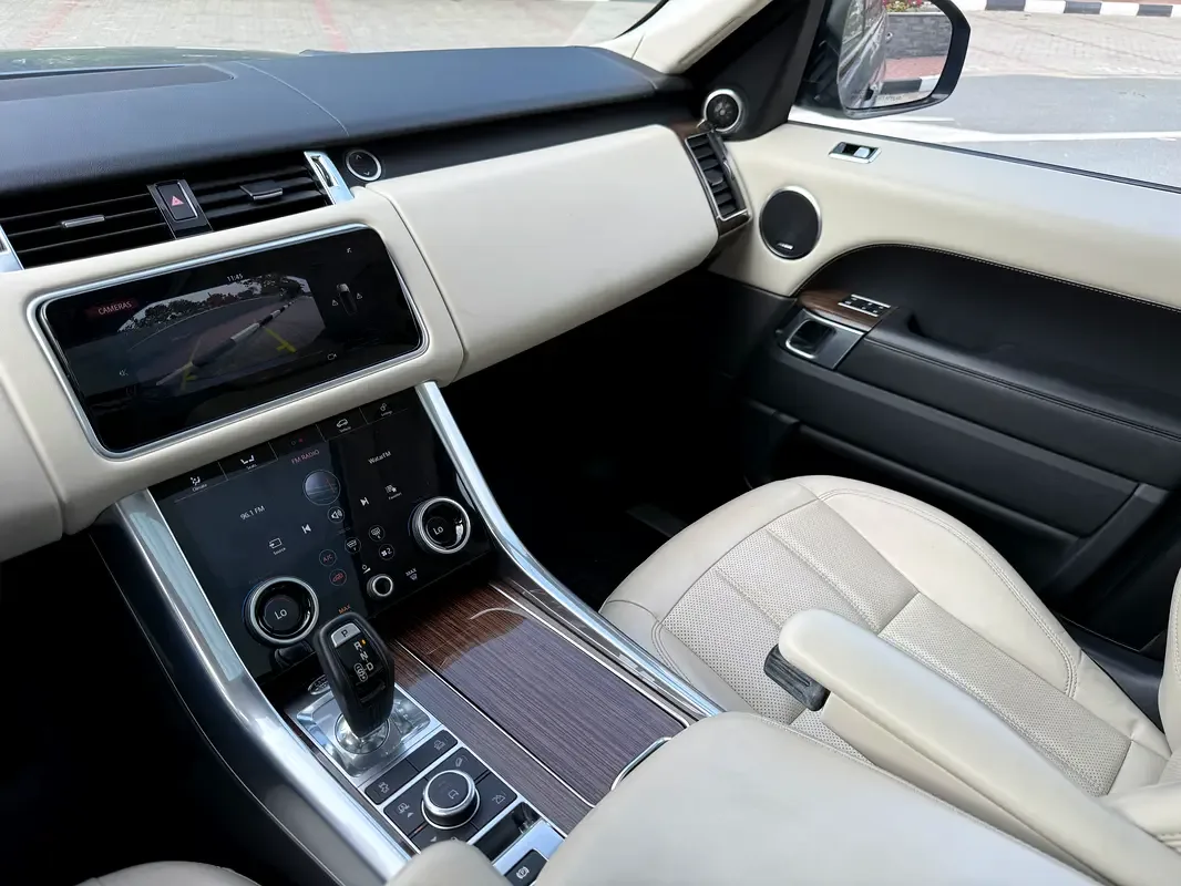 Land Rover Range Rover Sport 5.0 V8 Supercharged AT AWD (525 حصان) - 19