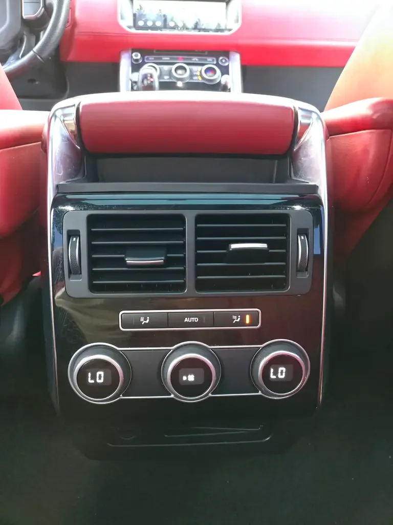 Land Rover Range Rover Sport 5.0 V8 Supercharged AT AWD (525 حصان) - 18