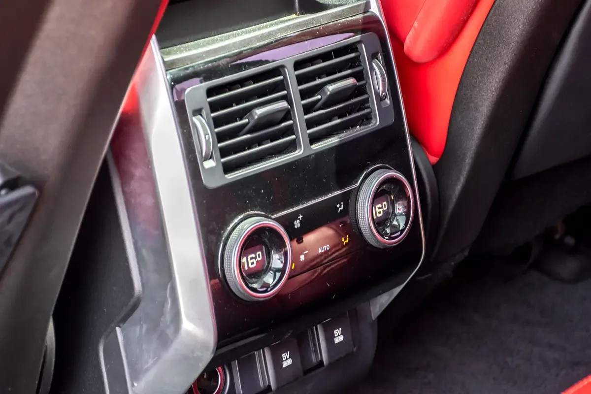Land Rover Range Rover Sport 5.0 V8 Supercharged AT AWD (525 حصان) - 19