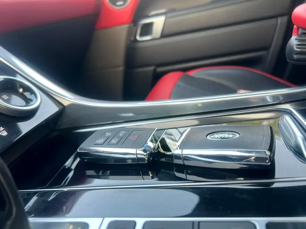 Land Rover Range Rover Sport 5.0 V8 Supercharged AT AWD (525 حصان) - 11