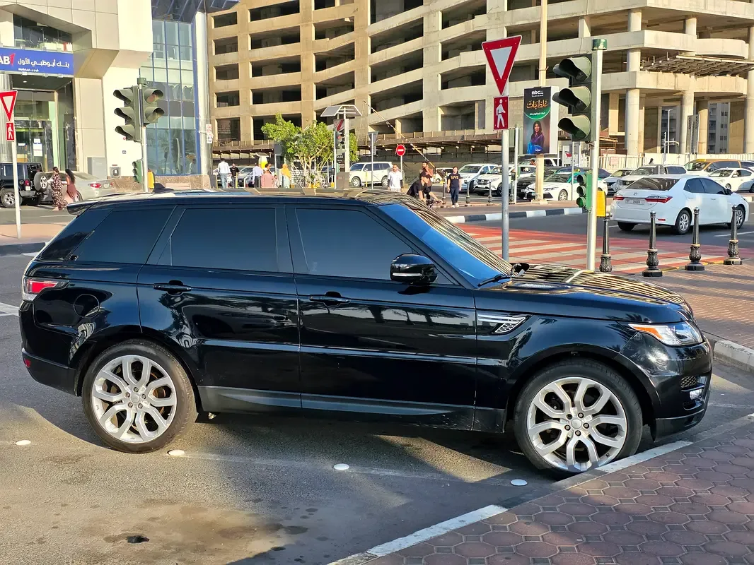 Land Rover Range Rover Sport 5.0 V8 Supercharged AT AWD (550 حصان) - 6