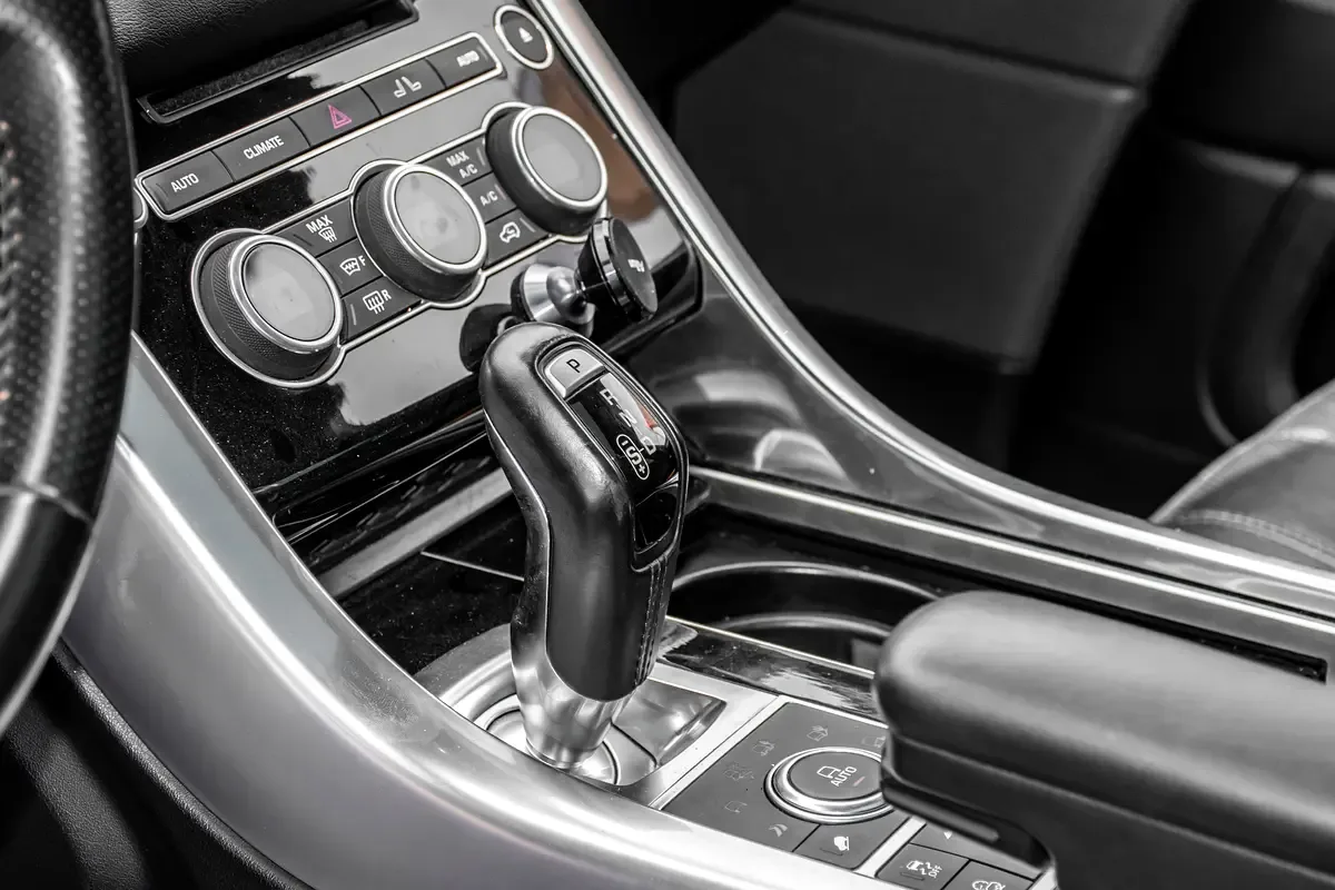 Land Rover Range Rover Sport 5.0 V8 Supercharged AT AWD (550 hp) - 11