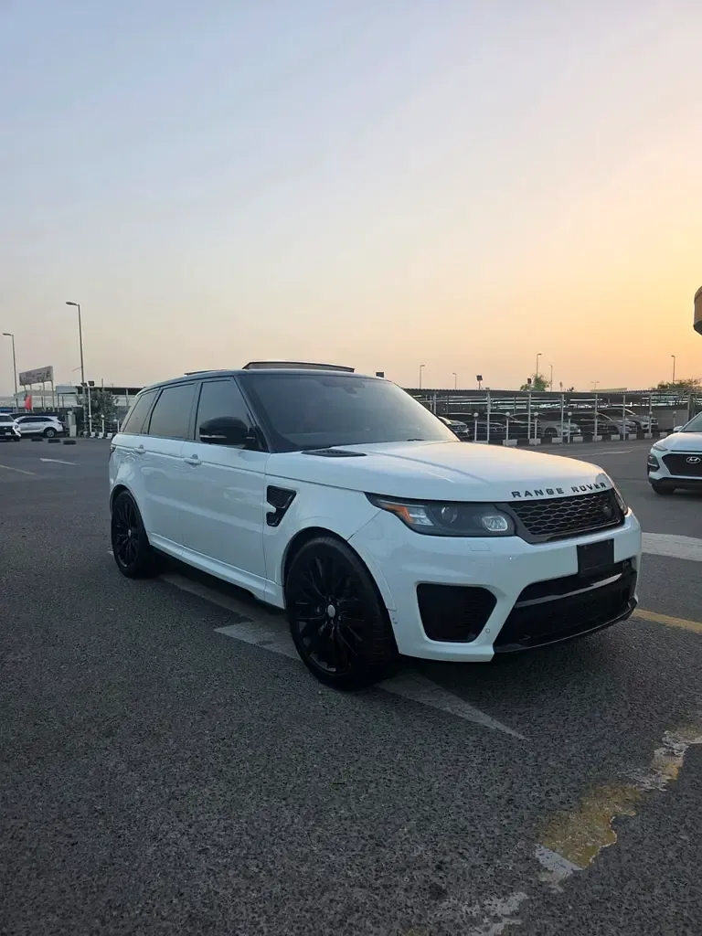 Land Rover Range Rover Sport 5.0 V8 Supercharged AT AWD (550 حصان)