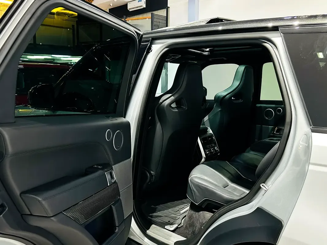 Land Rover Range Rover Sport 5.0 V8 Supercharged AT AWD (550 حصان) - 18