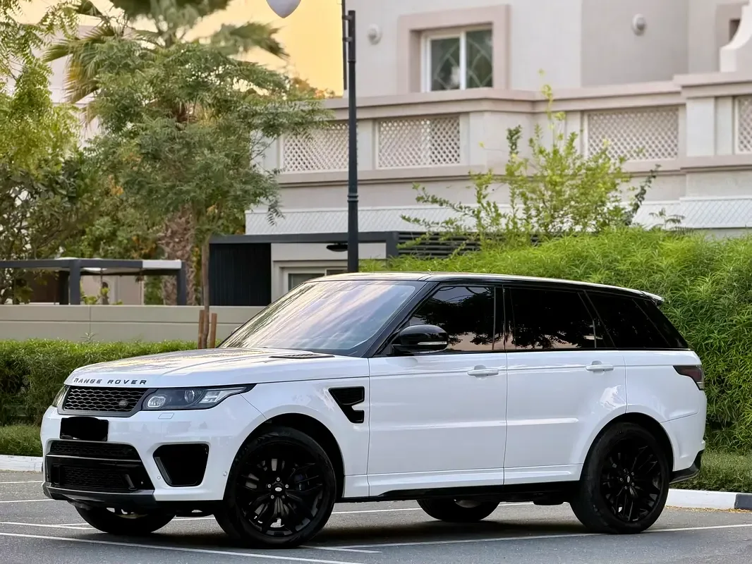 Land Rover Range Rover Sport 5.0 V8 Supercharged AT AWD (550 حصان) - 2