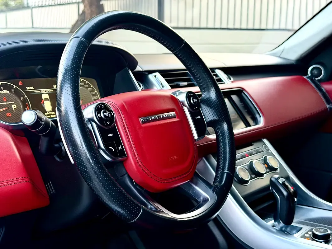 Land Rover Range Rover Sport 5.0 V8 Supercharged AT AWD (550 حصان) - 10