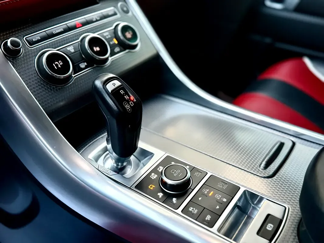 Land Rover Range Rover Sport 5.0 V8 Supercharged AT AWD (550 حصان) - 14