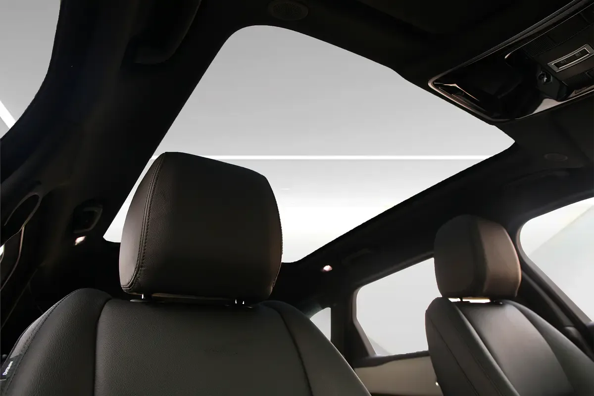 Land Rover Range Rover Velar 2.0 AT 4WD (250 حصان) - 10