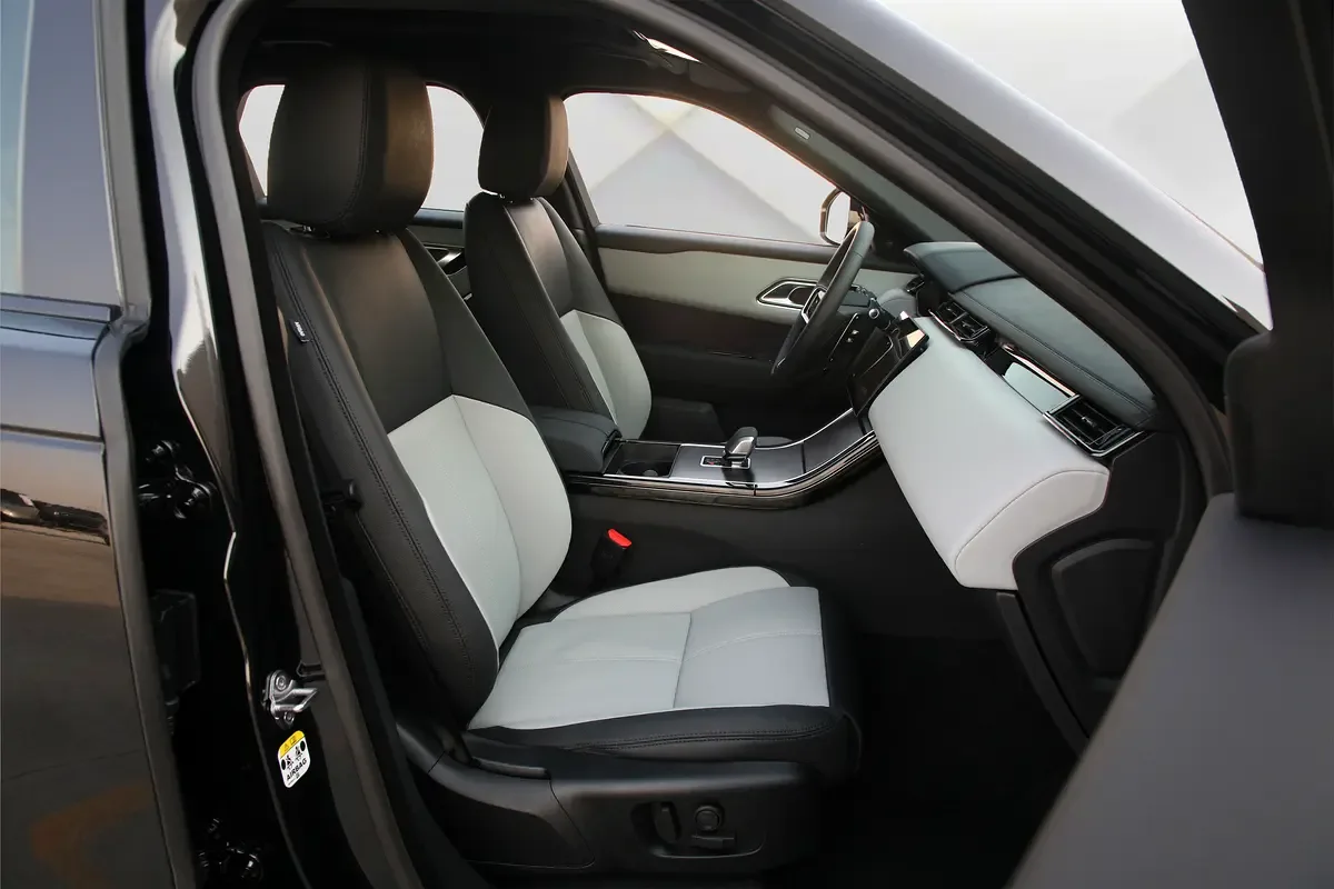 Land Rover Range Rover Velar 2.0 AT 4WD (250 حصان) - 11