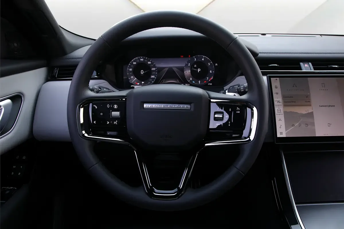 Land Rover Range Rover Velar 2.0 AT 4WD (250 حصان) - 14