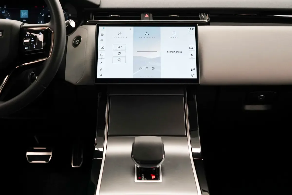 Land Rover Range Rover Velar 2.0 AT 4WD (250 hp) - 11