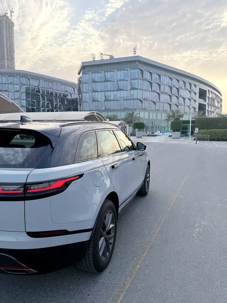 Land Rover Range Rover Velar 2.0 AT 4WD (250 حصان) - 6