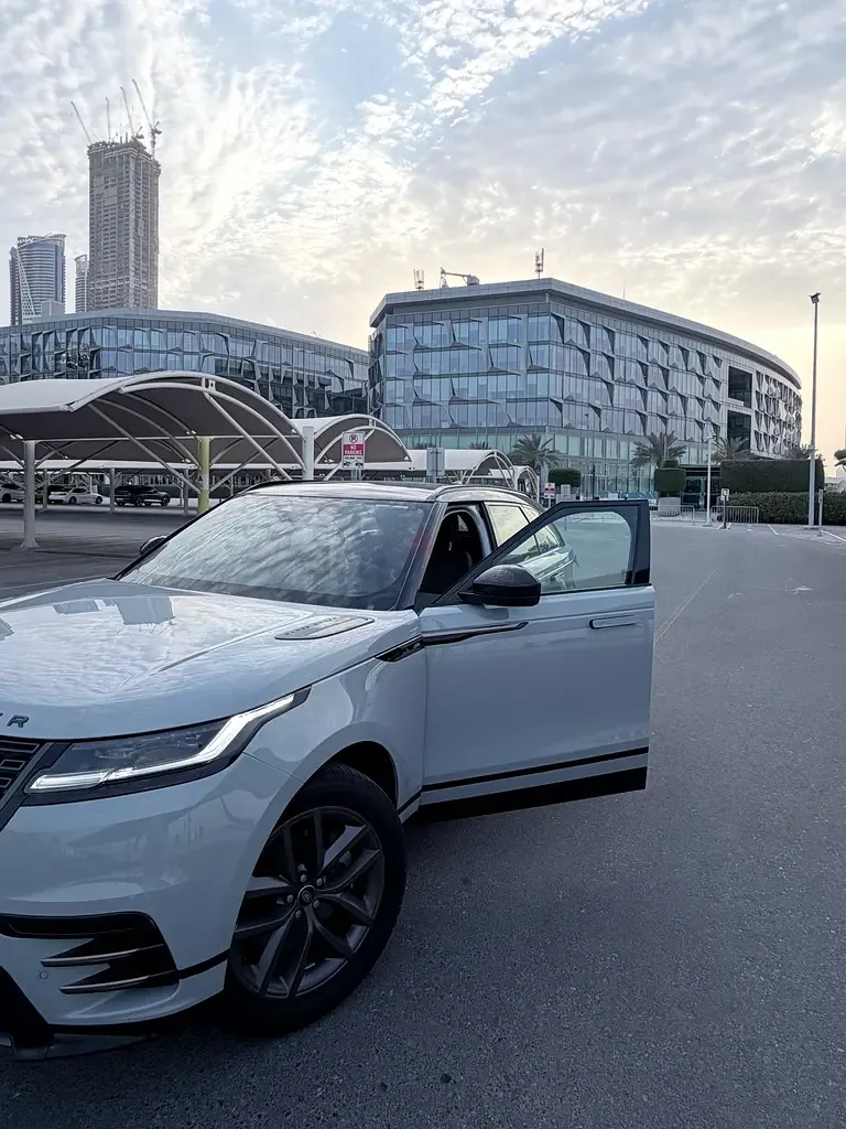 Land Rover Range Rover Velar 2.0 AT 4WD (250 حصان) - 8