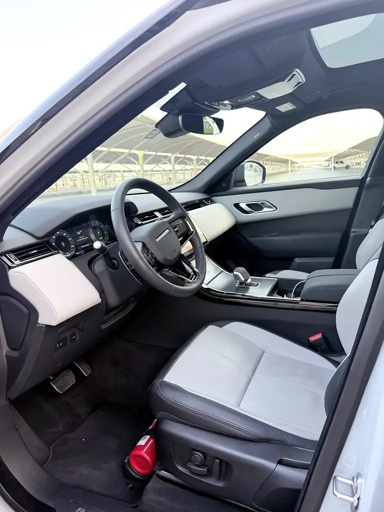 Land Rover Range Rover Velar 2.0 AT 4WD (250 حصان) - 12