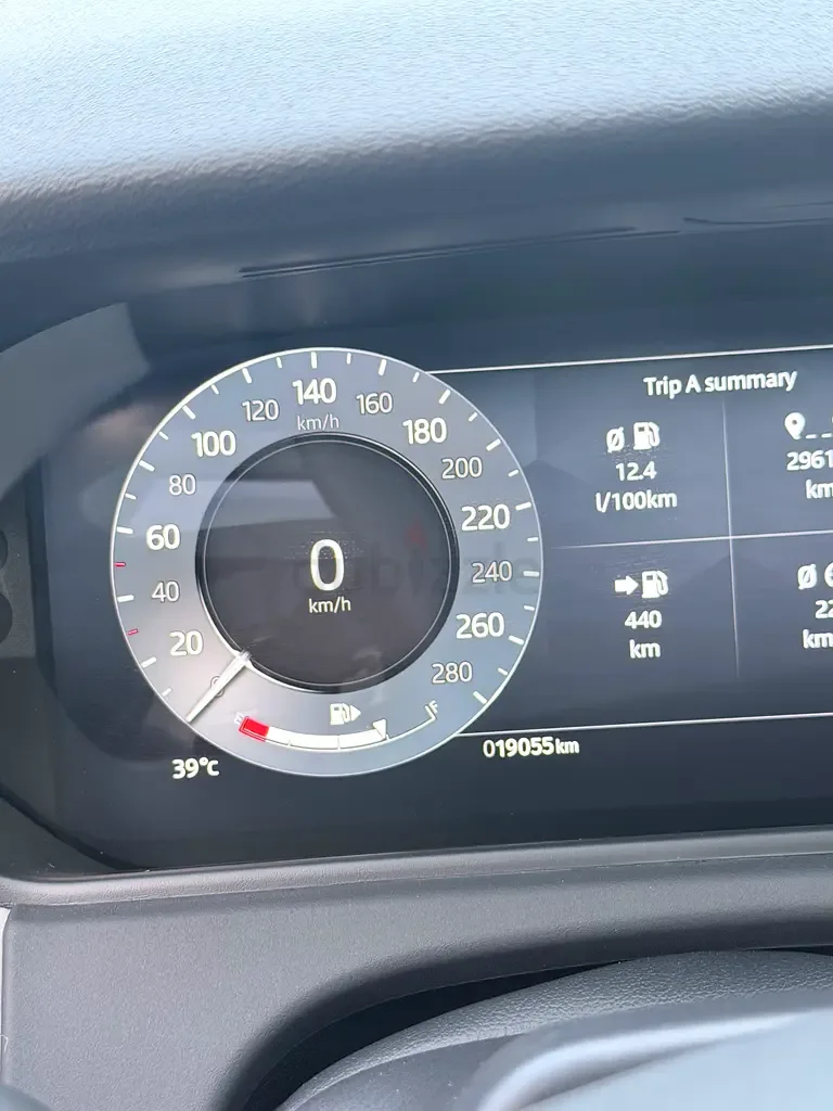 Land Rover Range Rover Velar 2.0 AT 4WD (250 حصان) - 15