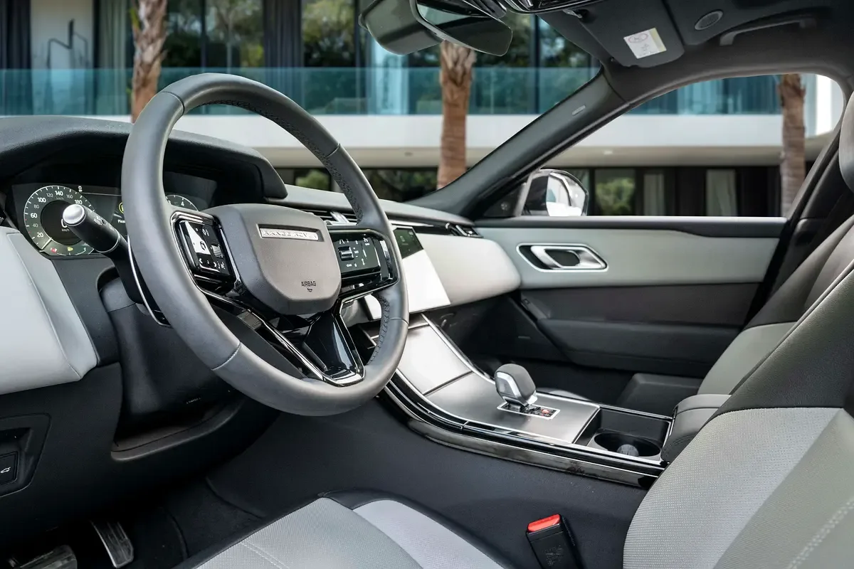 Land Rover Range Rover Velar 2.0 AT 4WD (250 hp) - 9