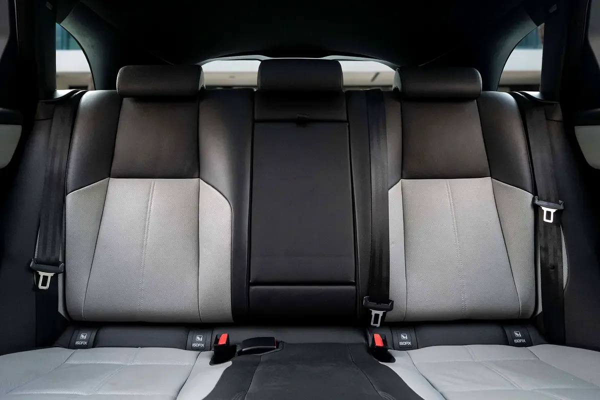 Land Rover Range Rover Velar 2.0 AT 4WD (250 hp) - 12