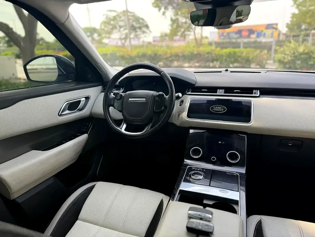 Land Rover Range Rover Velar 2.0 AT AWD (204 hp) - 10