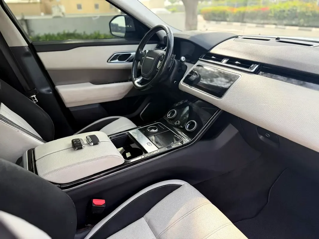 Land Rover Range Rover Velar 2.0 AT AWD (204 hp) - 13