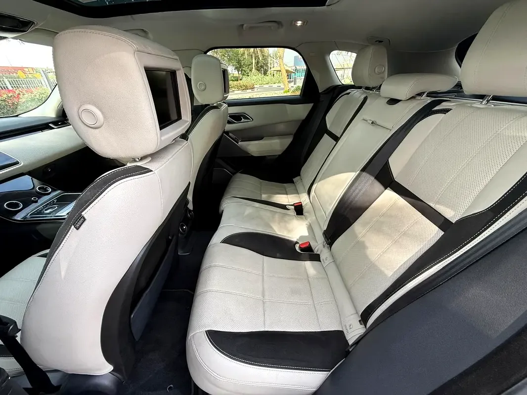 Land Rover Range Rover Velar 2.0 AT AWD (204 hp) - 17