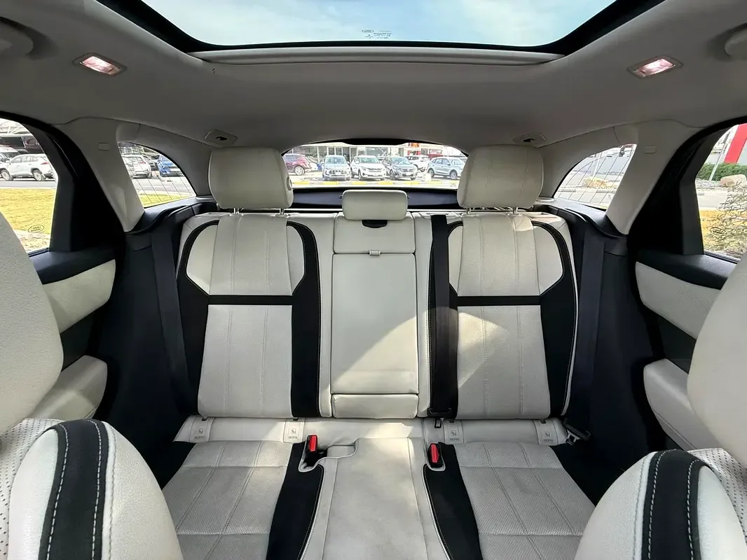 Land Rover Range Rover Velar 2.0 AT AWD (204 hp) - 18