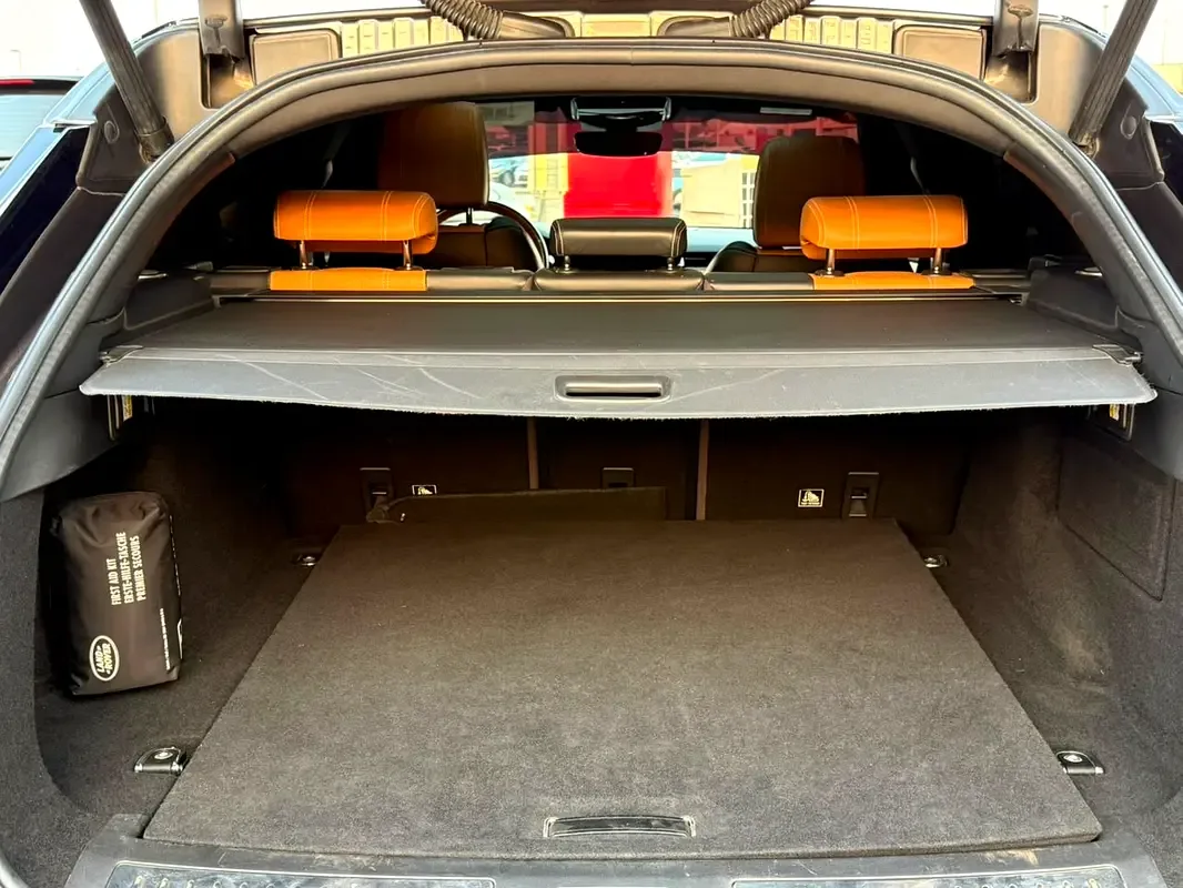 Land Rover Range Rover Velar 2.0 AT AWD (249 حصان) - 10
