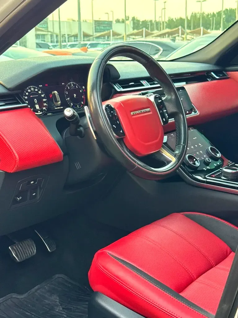 Land Rover Range Rover Velar 2.0 AT AWD (249 hp) - 14