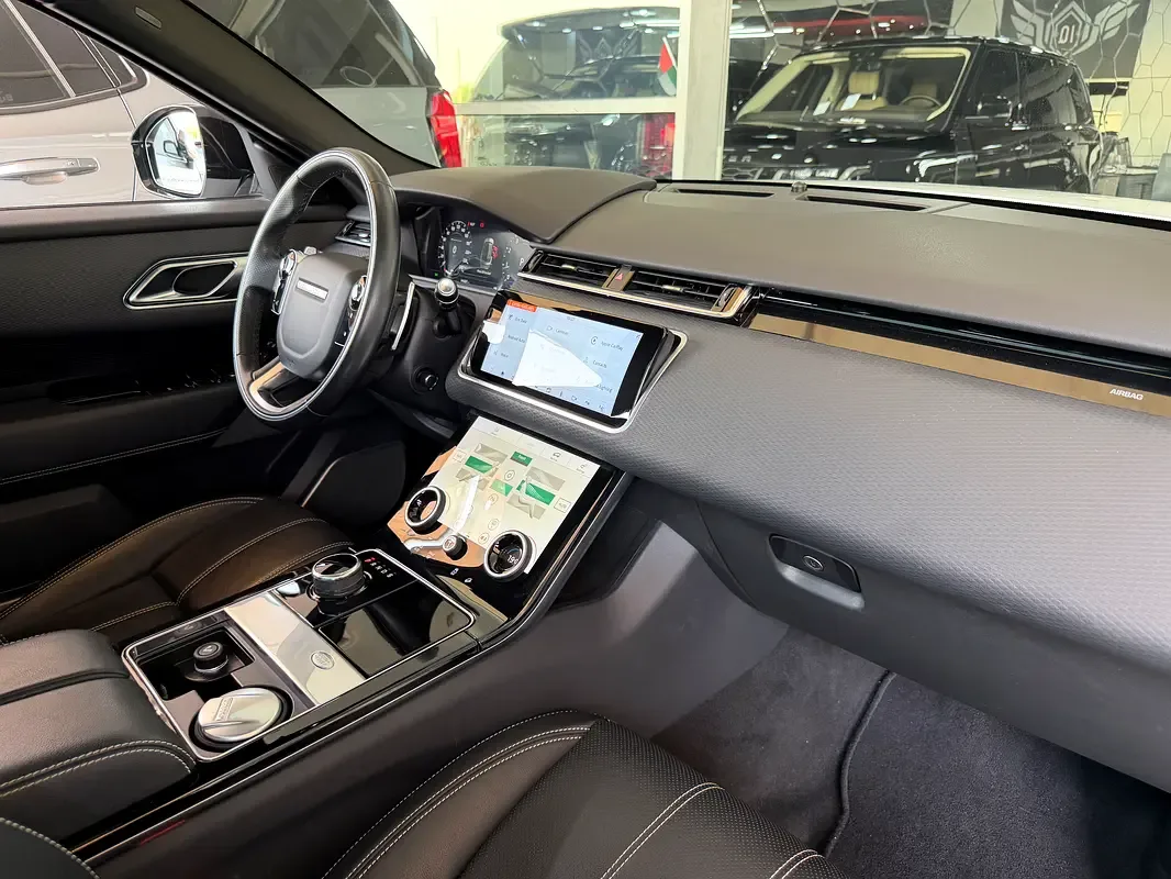Land Rover Range Rover Velar 2.0 AT AWD (249 حصان) - 11