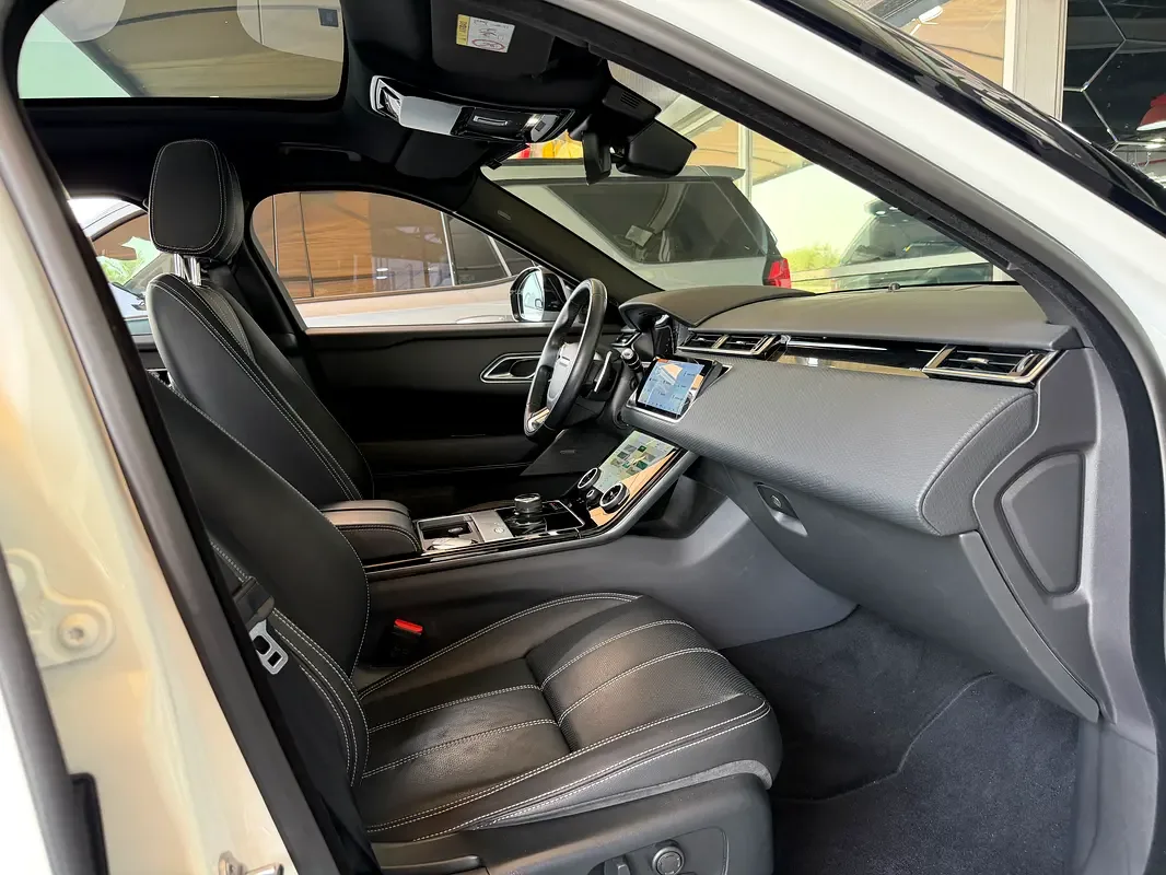 Land Rover Range Rover Velar 2.0 AT AWD (249 حصان) - 12